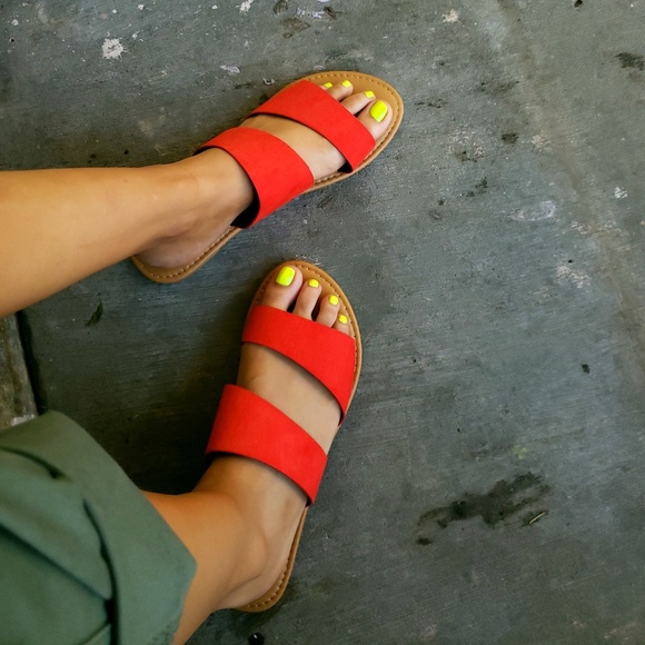 🚨ON SALE//The Estrella// blood orange sandal - Picture 2 of 6